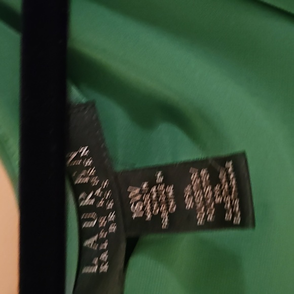 Green Sleeveless Dress - Picture 4 of 7